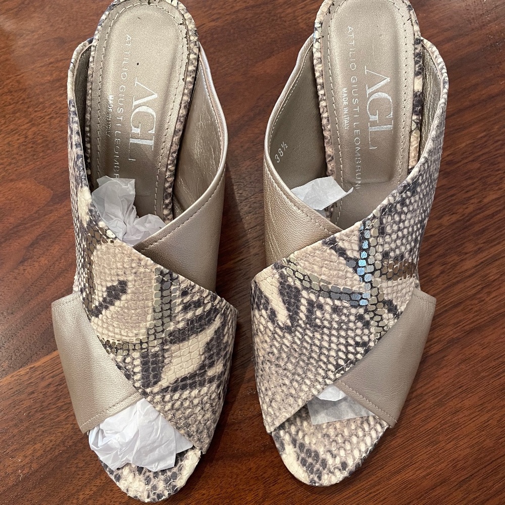 AGL Attilio Giusti Leombruni beige snakeskin leather sandal